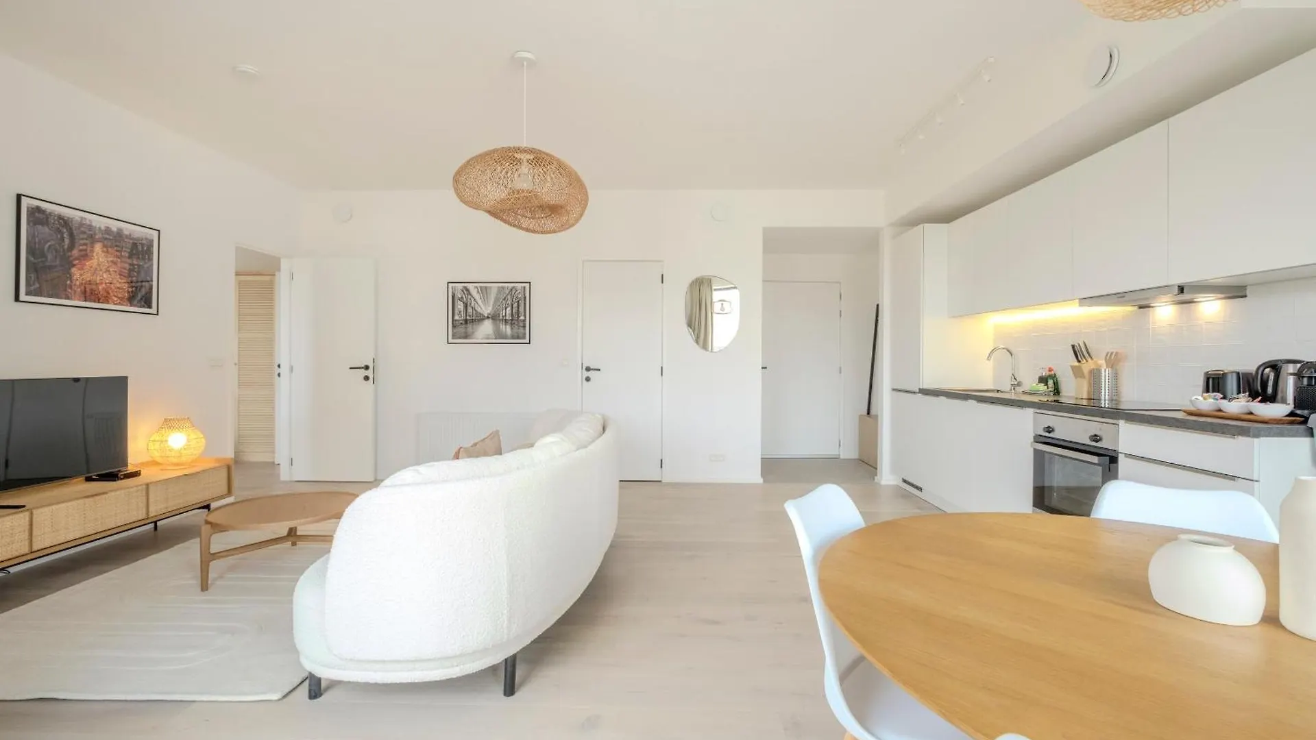 Lumineux Appartement 1 Chambre Au Cour De Schaerbeek Brussels Apartment
